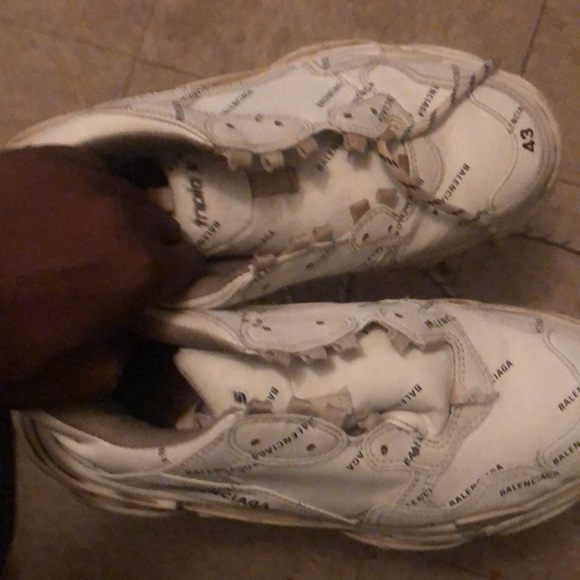 Just tryna make out - Picture 2 of 2